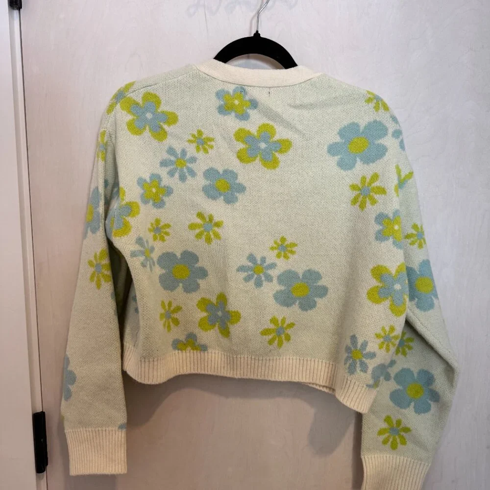 Flower Power Cardigan - Picture 3 of 5
